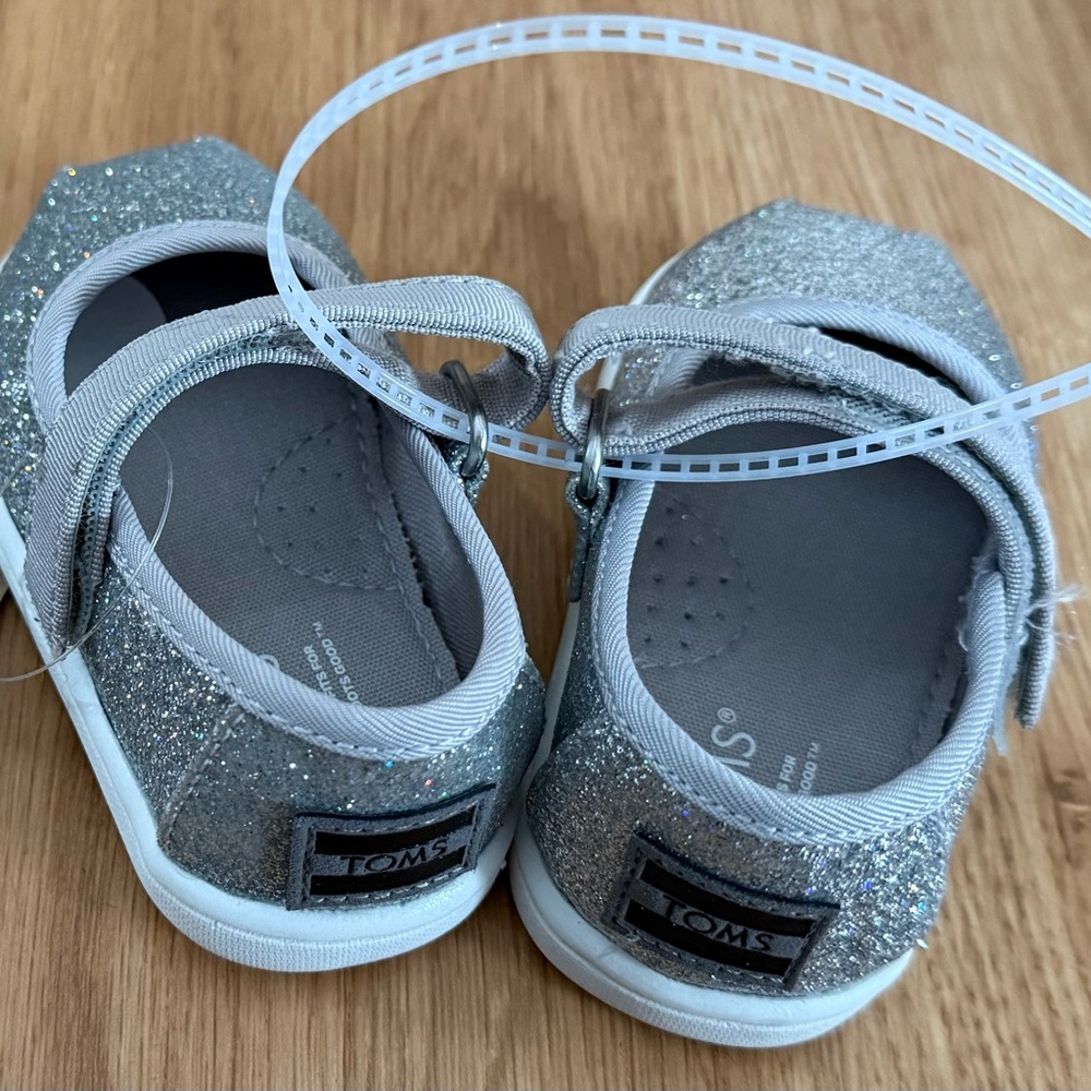 Toms Silver Glitter Baby Shoes - Picture 3 of 6